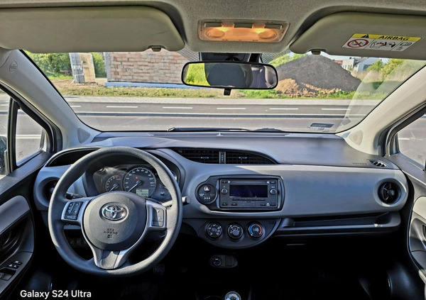 Toyota Yaris cena 39900 przebieg: 74800, rok produkcji 2018 z Białystok małe 301